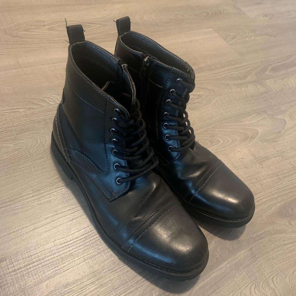 Report Boosterr combat boots